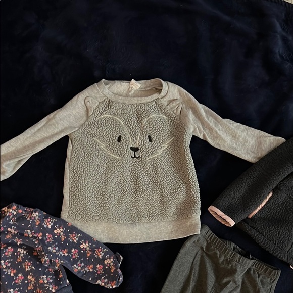 Children's Clothing Bundle - Bear Sweater, Floral Dress, Unicorn Top Lot 508 - Picture 3 of 6